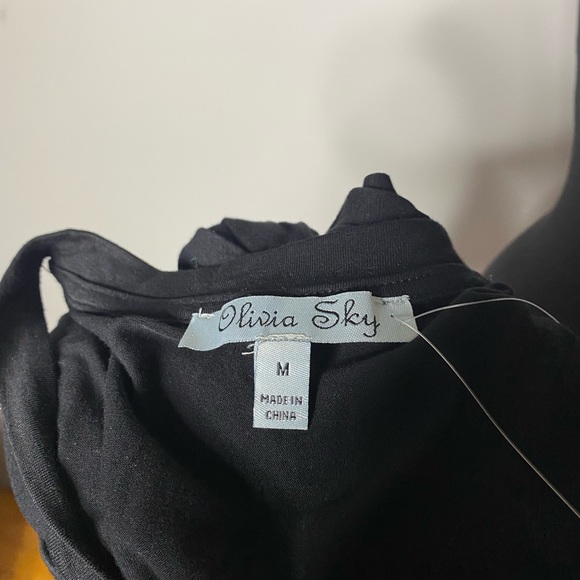 Black Cut Out Tunic - Picture 3 of 5